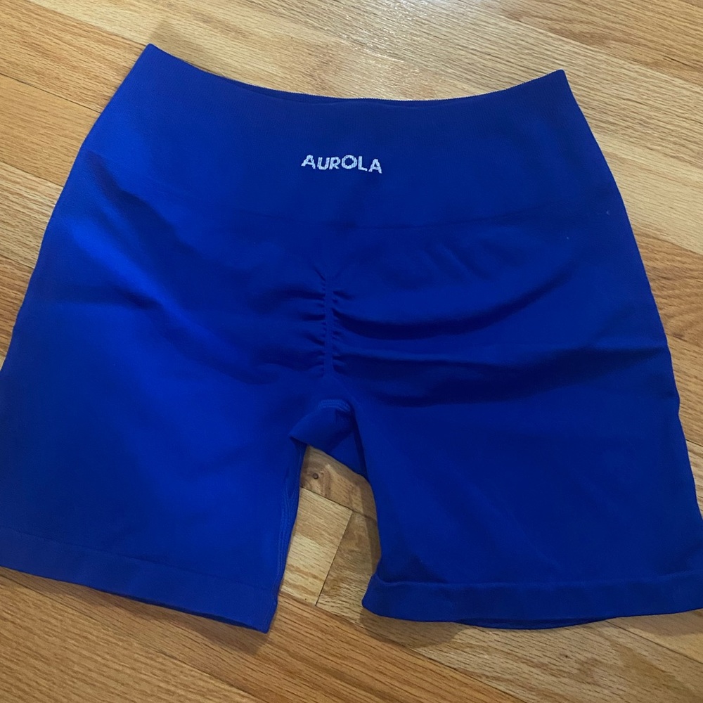 Aurola scrunch shorts